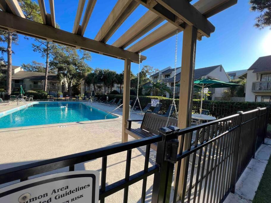 Spacious, Cozy Villa W/Parking In Coligny Villas Île de Hilton-Head Extérieur photo