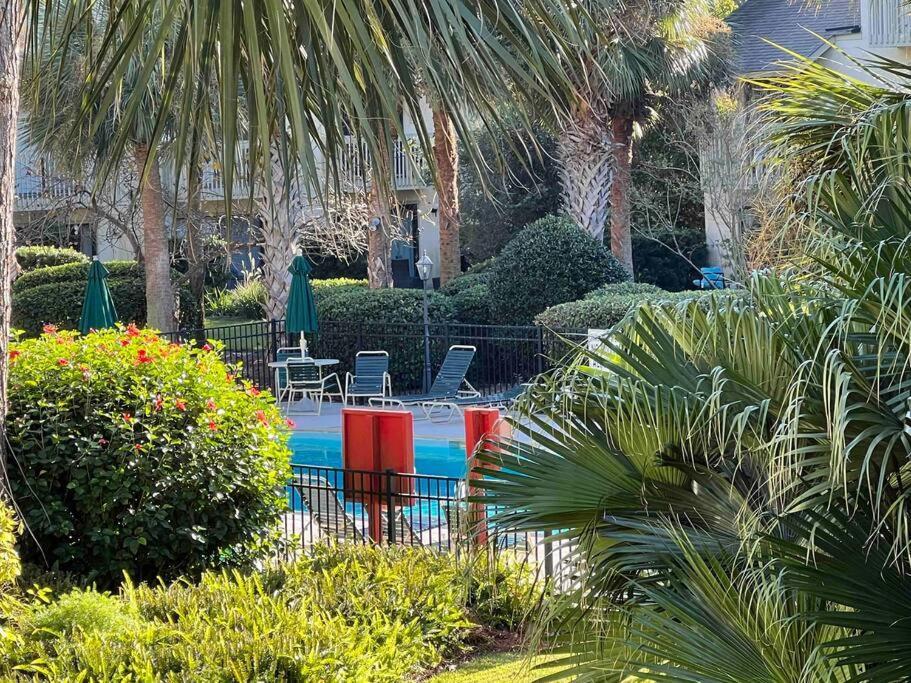 Spacious, Cozy Villa W/Parking In Coligny Villas Île de Hilton-Head Extérieur photo